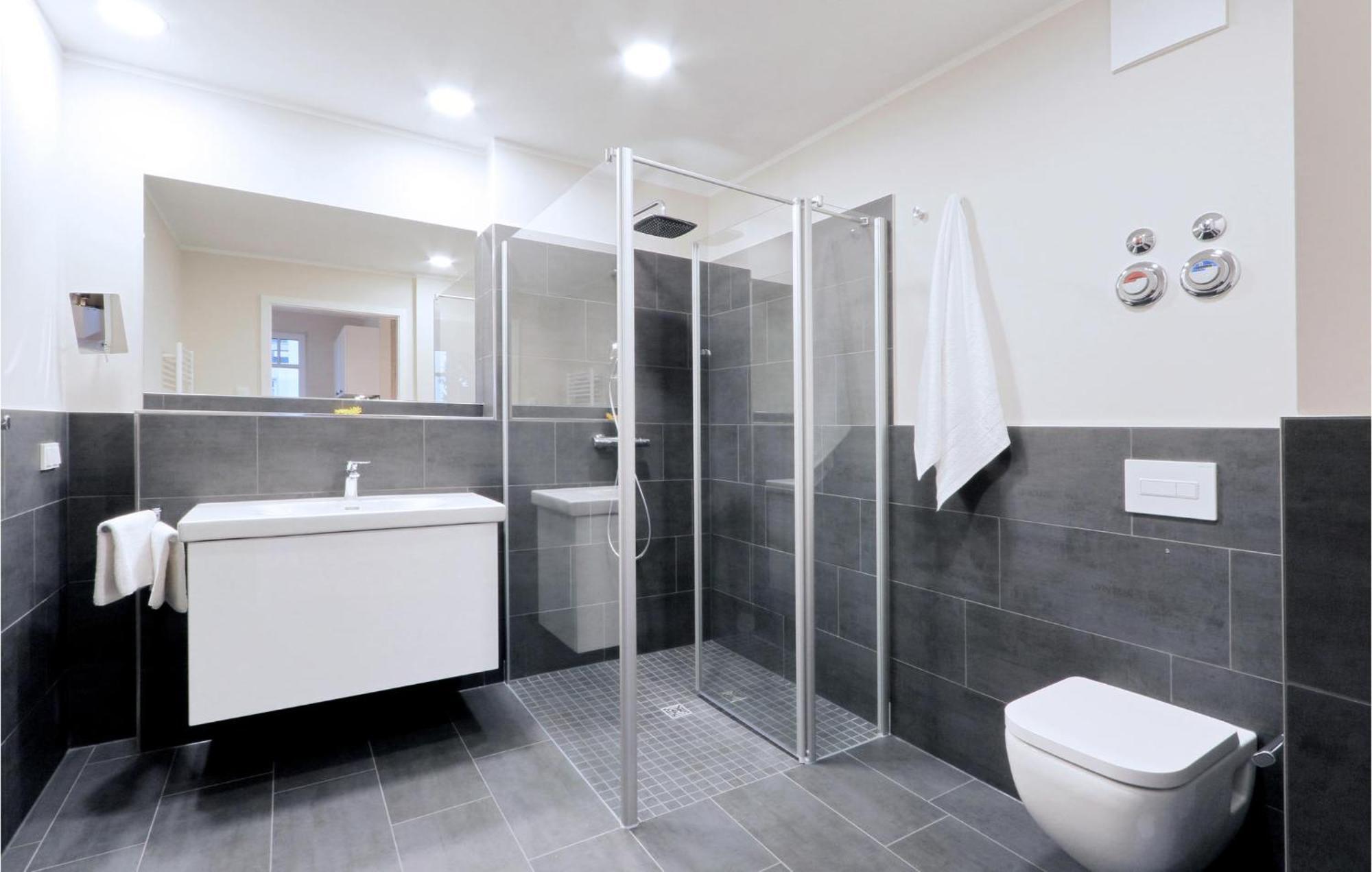 Nice apartment in Ostseebad Boltenhagen with 1 Bedrooms, Sauna&WiFi Buitenkant foto